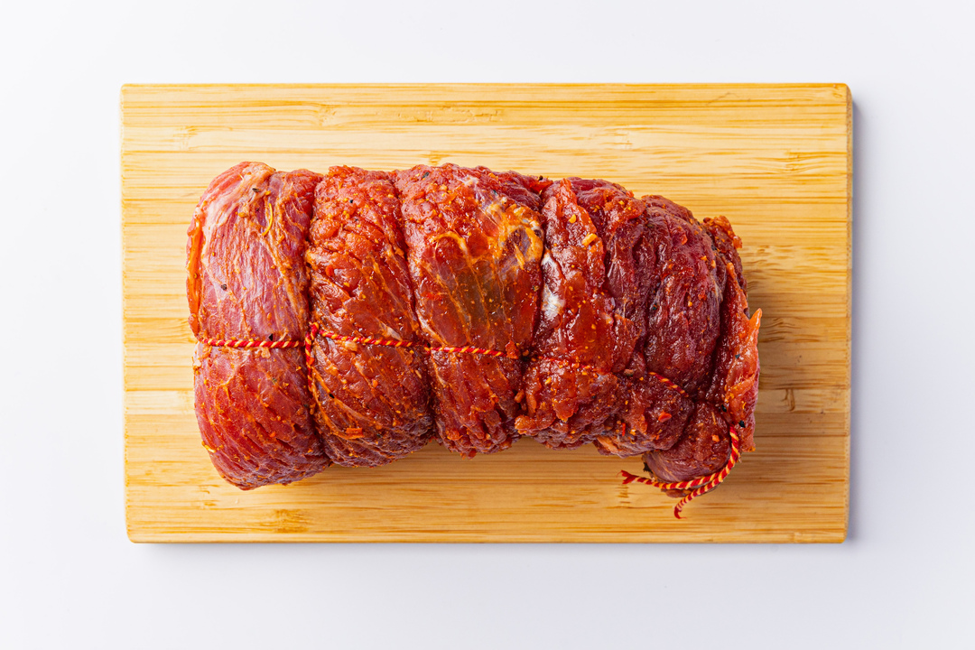 

Рулет из говядины с черносливом, вес