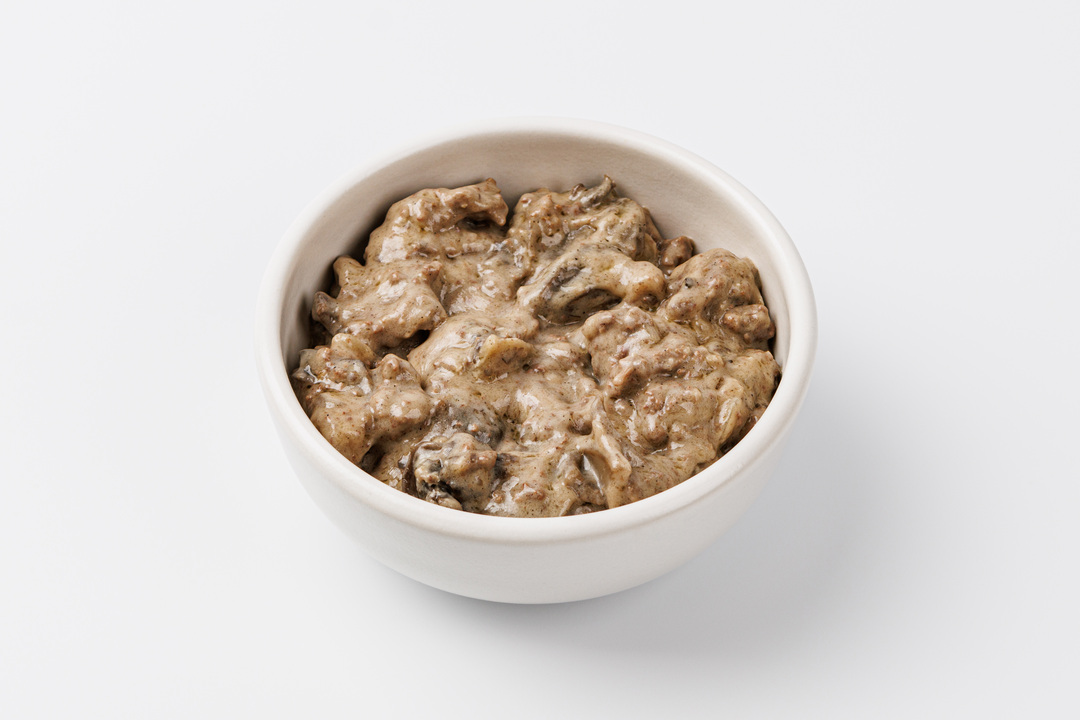 

Печень говяжья по-строгановски с грибами