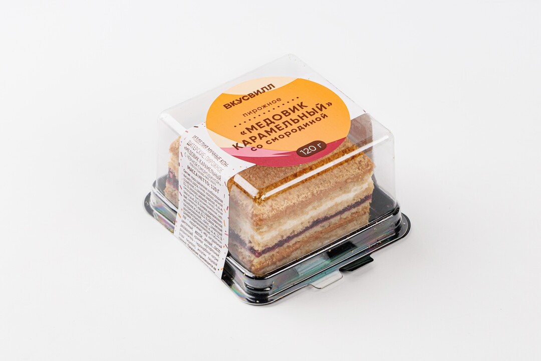 

Пирожное ВкусВилл Медовик карамельный со смородиной 120 г