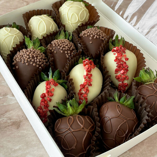 Набор клубники в шоколаде «Премиум» (12-15 ягод)