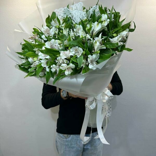 Букет из Белоснежных альстромерий