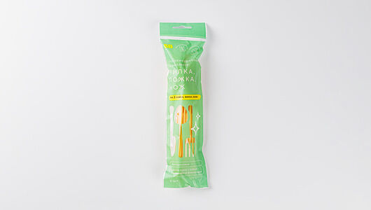 Столовые приборы в комплекте: вилка, ложка, нож