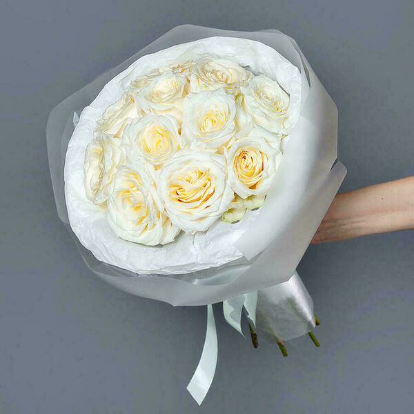 Монобукет из 11 Роз Candlelight в упаковке с тишью Ирис