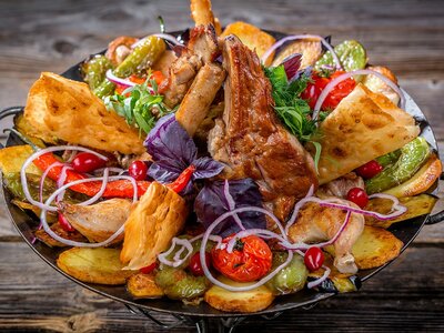 Ассорти из мяса на садже