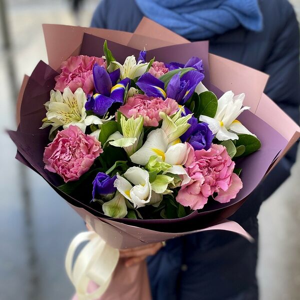 Букет с ирисами