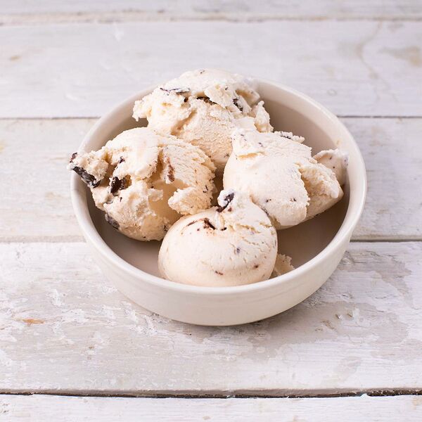 Натуральное мороженое Страчателла с кусочками шоколада