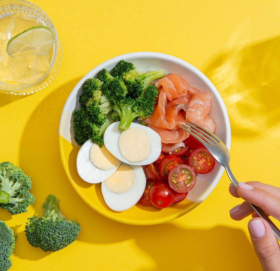 

Протеиновый завтрак с лососем атлантическим (сёмгой) и яйцом Азбука Life