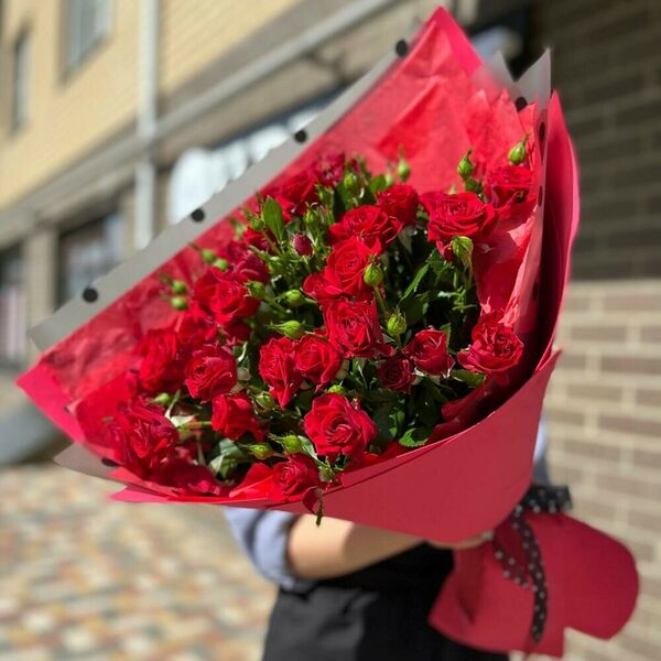 Красные кустовые розы х9