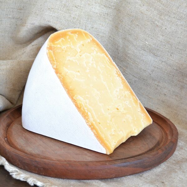 Сыр овечий из топленого молока на развес