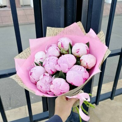 Букет из пионов