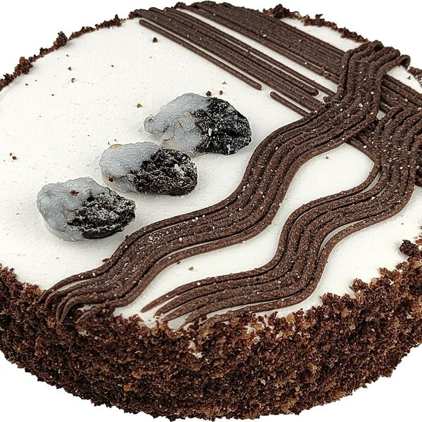 Торт DELISSE Сметанник с черносливом