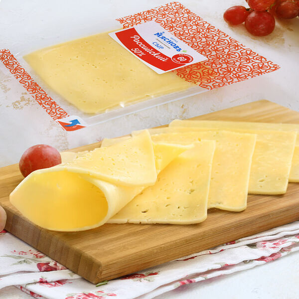 Сыр Российский полутвердый 50% МясновЪ Ферма нарезка созревание 60 суток 125 г