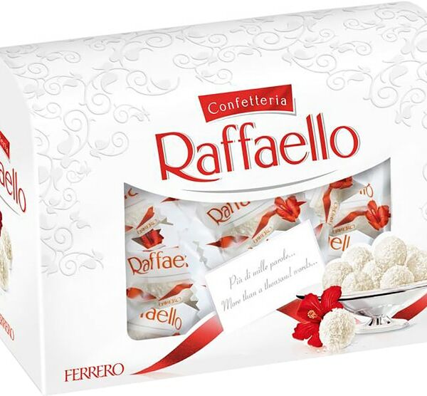 Конфеты Raffaello с цельным миндальным орехом в кокосовой обсыпке 240г
