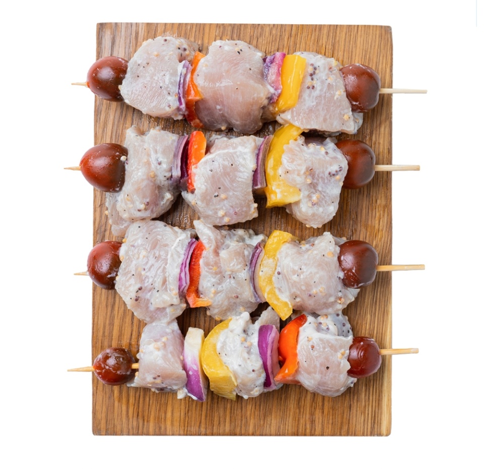 

Шашлык из филе индейки в кефире по-Восточному на шпажках Азбука Вкуса, Россия