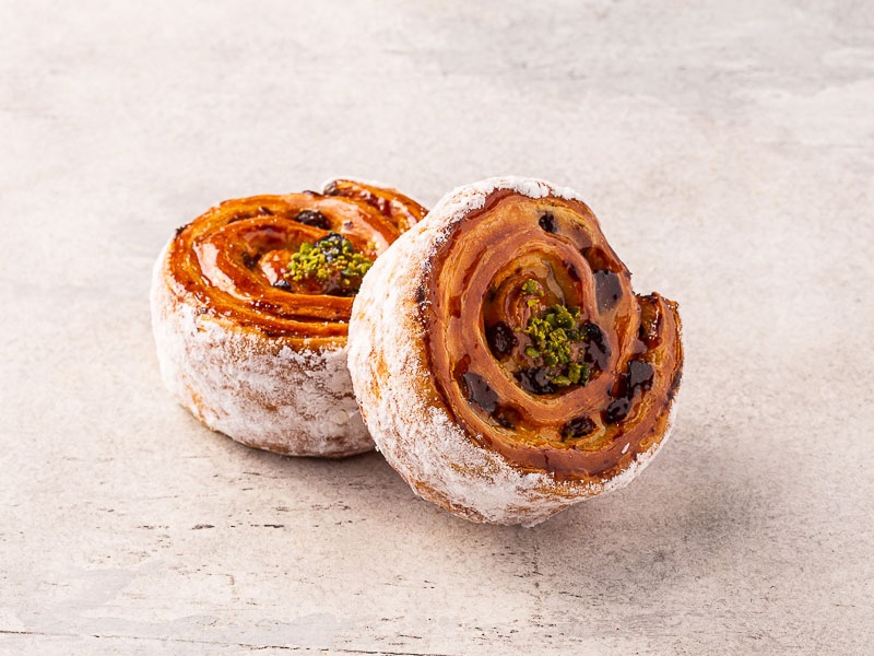 Ромовая булочка с изюмом