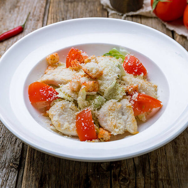 Салат Цезарь с курицей