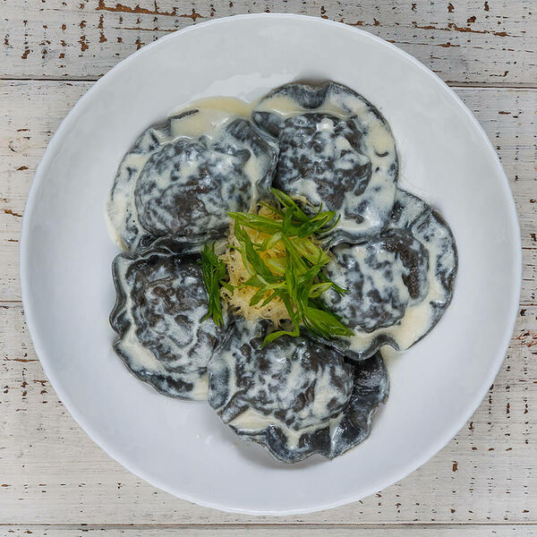 Равиоли неро с креветками