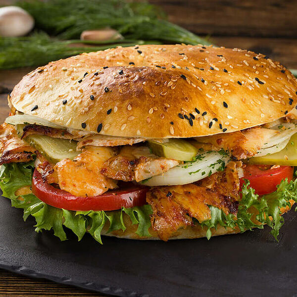 Донер кебаб в турецкой пите из курицы