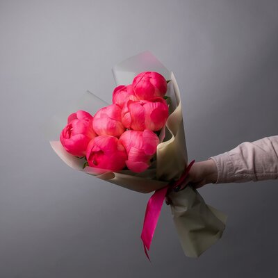 Букет пионов "Корал Шарм" 7шт Высота 50см