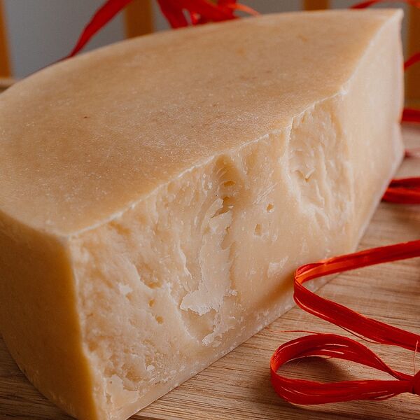 Сыр Монтазио выдержанный