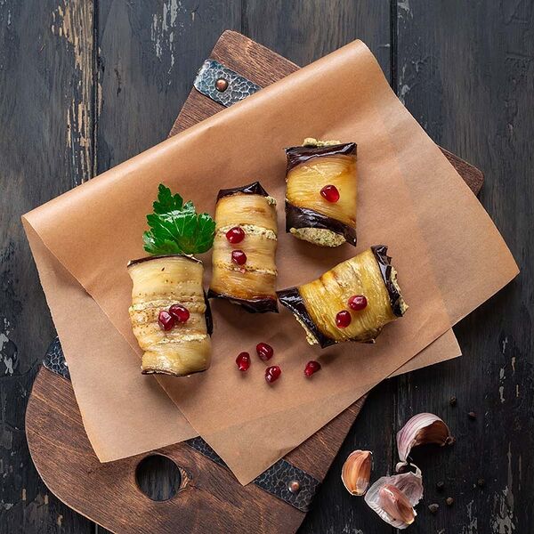 Рулетики из баклажан с орехами