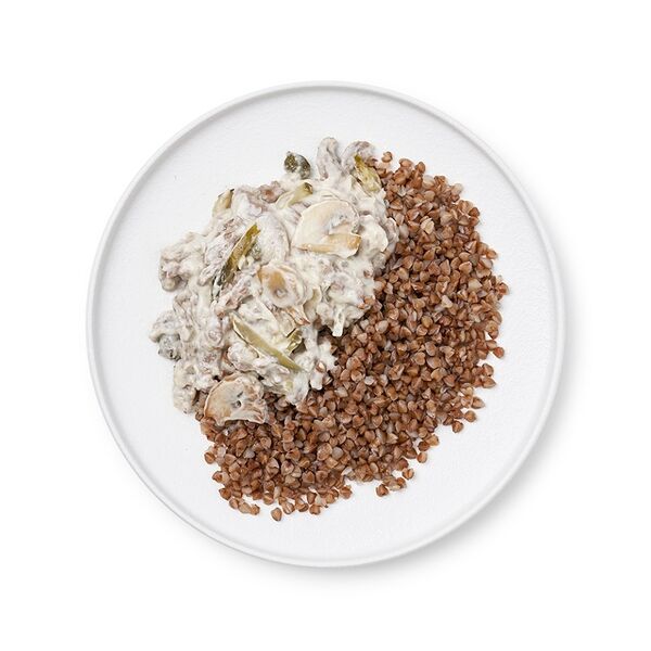 Бефстроганов из говяжьей вырезки с гречкой Уже готово