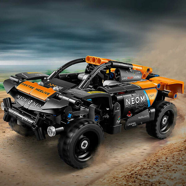 Конструктор LEGO Technic 42166 Конструктор Гоночный автомобиль NEOM McLaren Extreme E