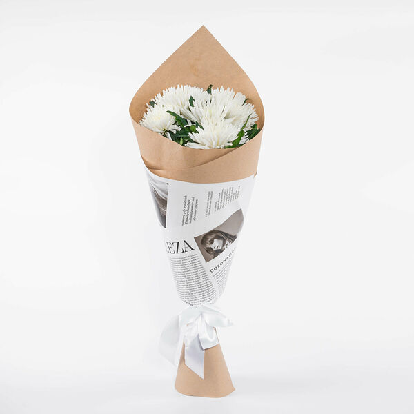 5 пышных белых хризантем