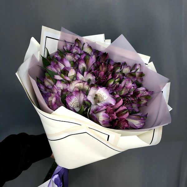 Букет из 11 фиолетовой альстромерии