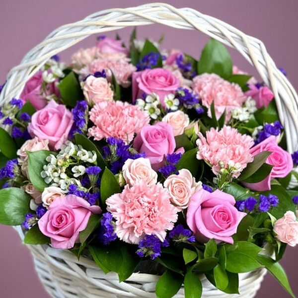 Корзина с розами Барби