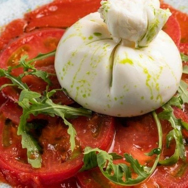 Буратта с карапачо из томатов