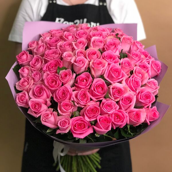 Букет из 71 розовой розы (60 см)