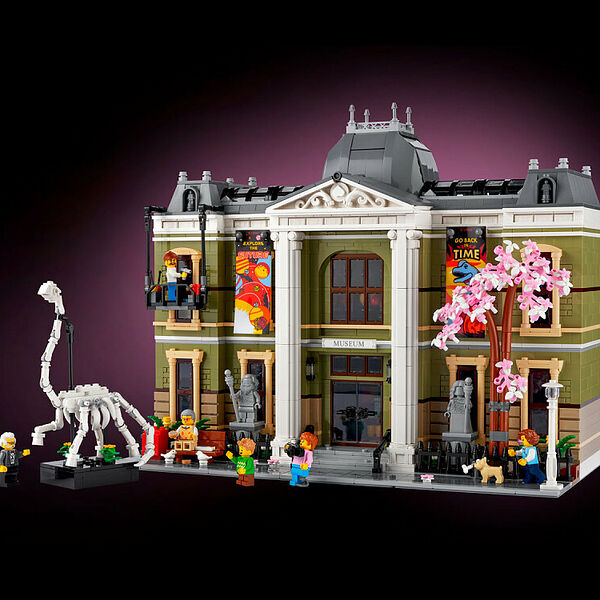 Конструктор LEGO Icons 10326 Конструктор Музей естественной истории