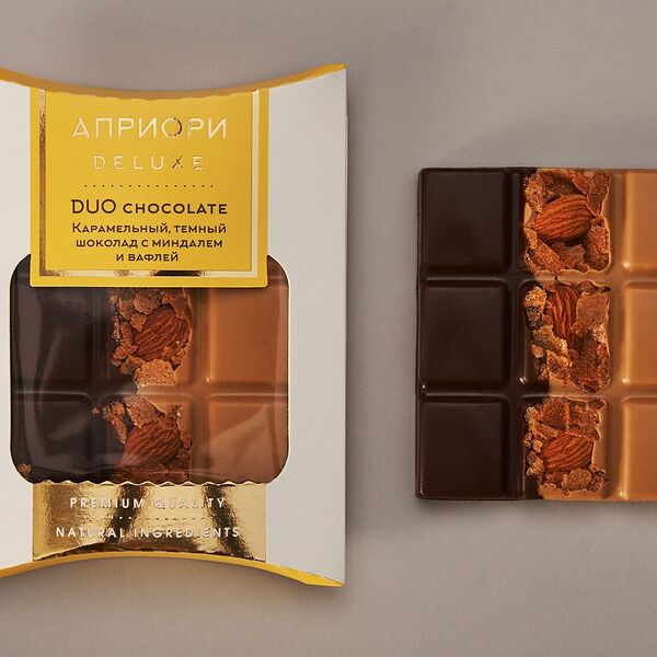 Априори Deluxe белый карамельный шоколад, тёмный шоколад с миндалём и вафлей