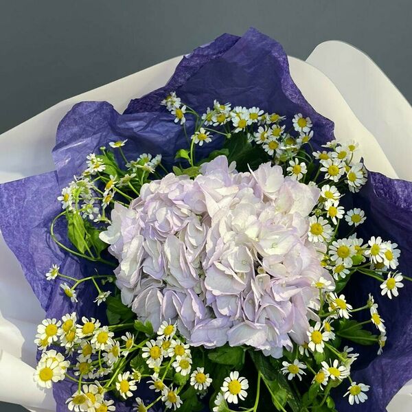 Букет с гортензией