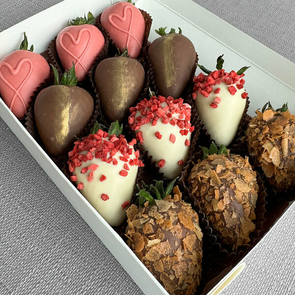 Набор клубники в шоколаде Рококо (12-15 ягод)