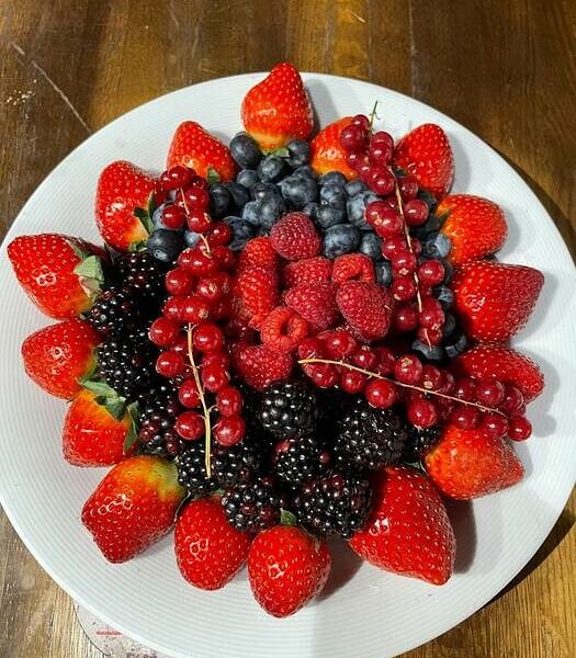Ягодная тарелка