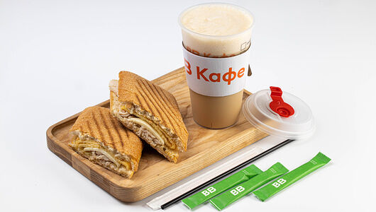 Комбо капучино 0.4 и Чиабатта с курицей, моцареллой и омлетом, кафе