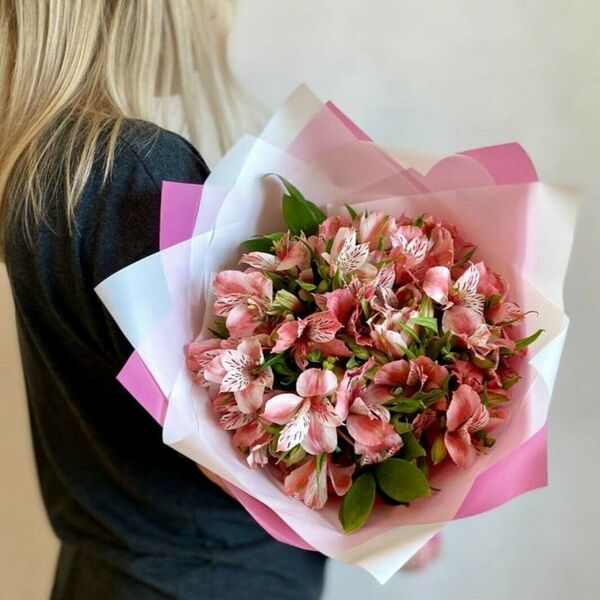 Букет Альстромерий