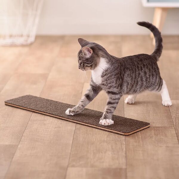 Когтеточка для кошек Домоседы из ковролина угловая двусторонняя 59х13.5 см