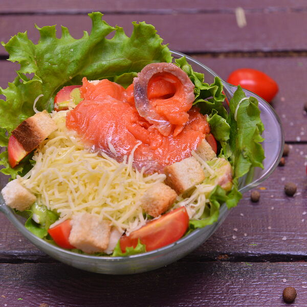 Цезарь с семгой