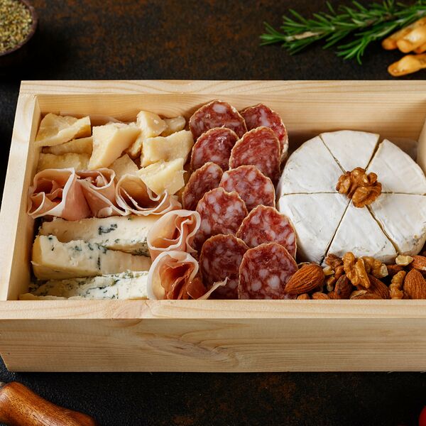 Сырно-мясной борд