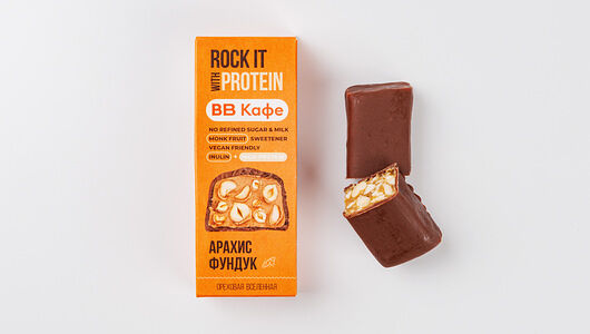Батончик протеиновый арахисовый с фундуком в шоколаде, кафе