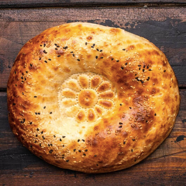 Лепешка из тандыра с кунжутными семечками