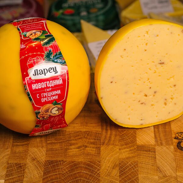 Ларец с грецким орехом