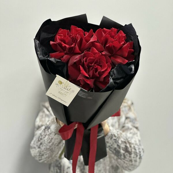 Букет из красных роз