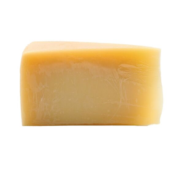 Сыр твёрдый Реджанито 45 % вес в вакуумной упаковке из полимерного материала La Paulina