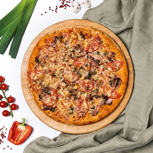 Пицца грибная с ветчиной из печи