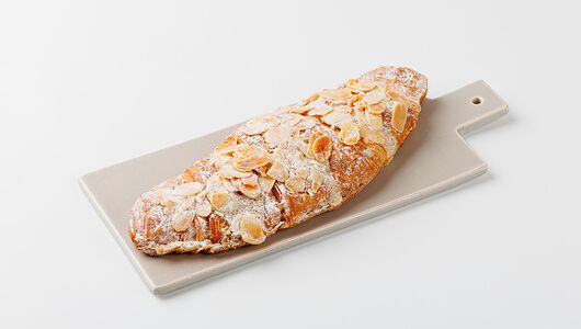 Круассан миндальный