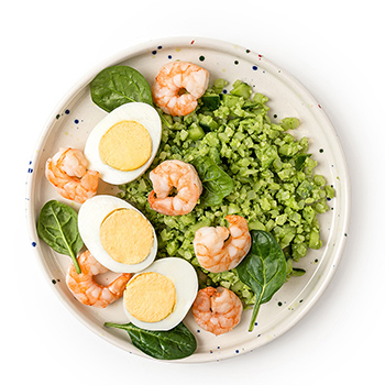 

Кетозавтрак с белоногими креветками, яйцом с рисом из цветной капусты Азбука Вкуса 200 г